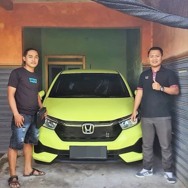 Delivery New Honda Brio Satya Matic Kuning Surabaya
