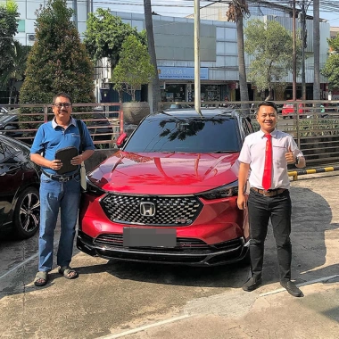 Delivery New Honda HR-V RS Merah Surabaya