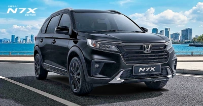 Warna Crystal Black Pearl New Honda BR-V N7X